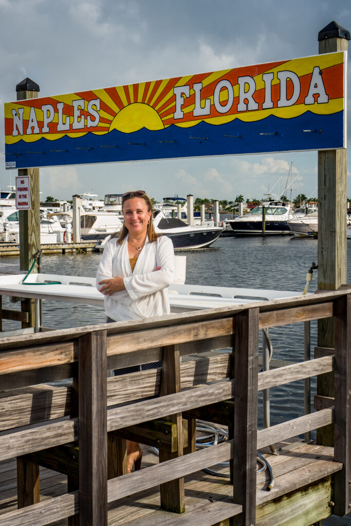 Soy Esperanza Bustamante — Realtor® e inversionista activa en North Naples. 34119, 34120, 34109